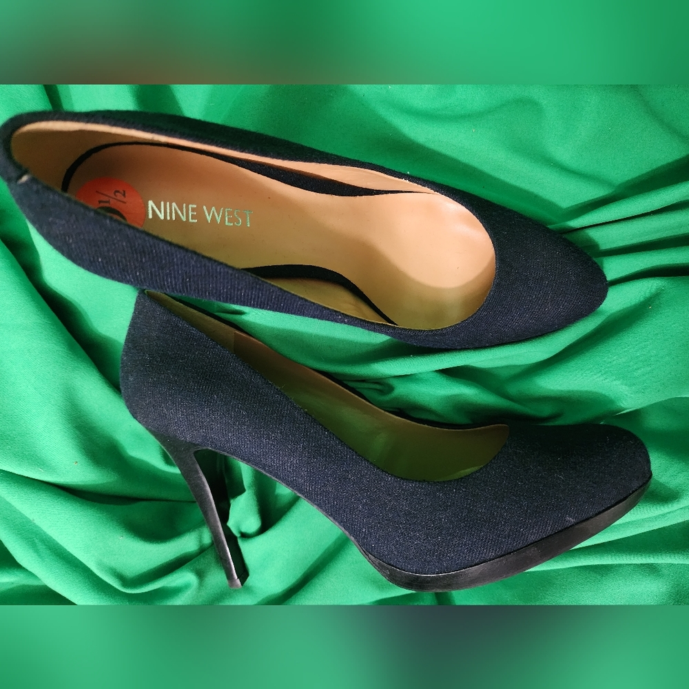 Nine West, 9 1/2, Navy Blue - EUC